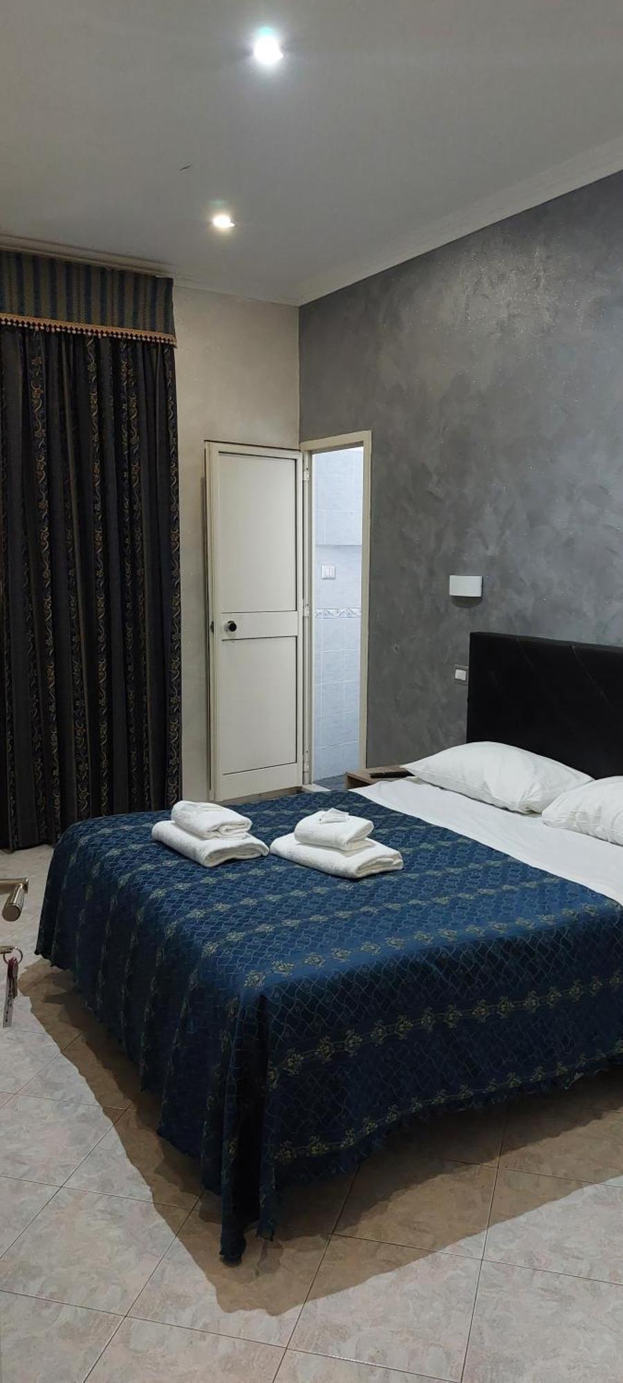 Hotel Planet Rome Bagian luar foto