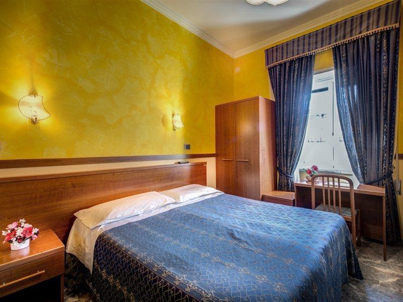 Hotel Planet Rome Bagian luar foto