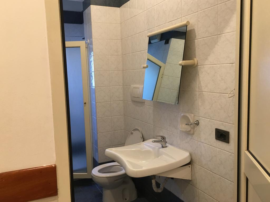 Hotel Planet Rome Bagian luar foto
